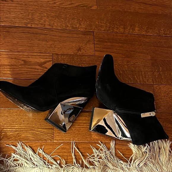 Black suede and Chrome heel - Picture 5 of 5